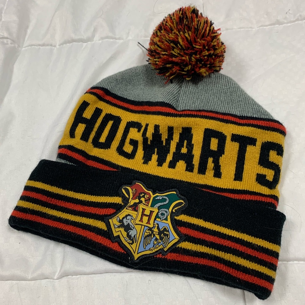 Hogwarts spirit wear knit school crest beanie